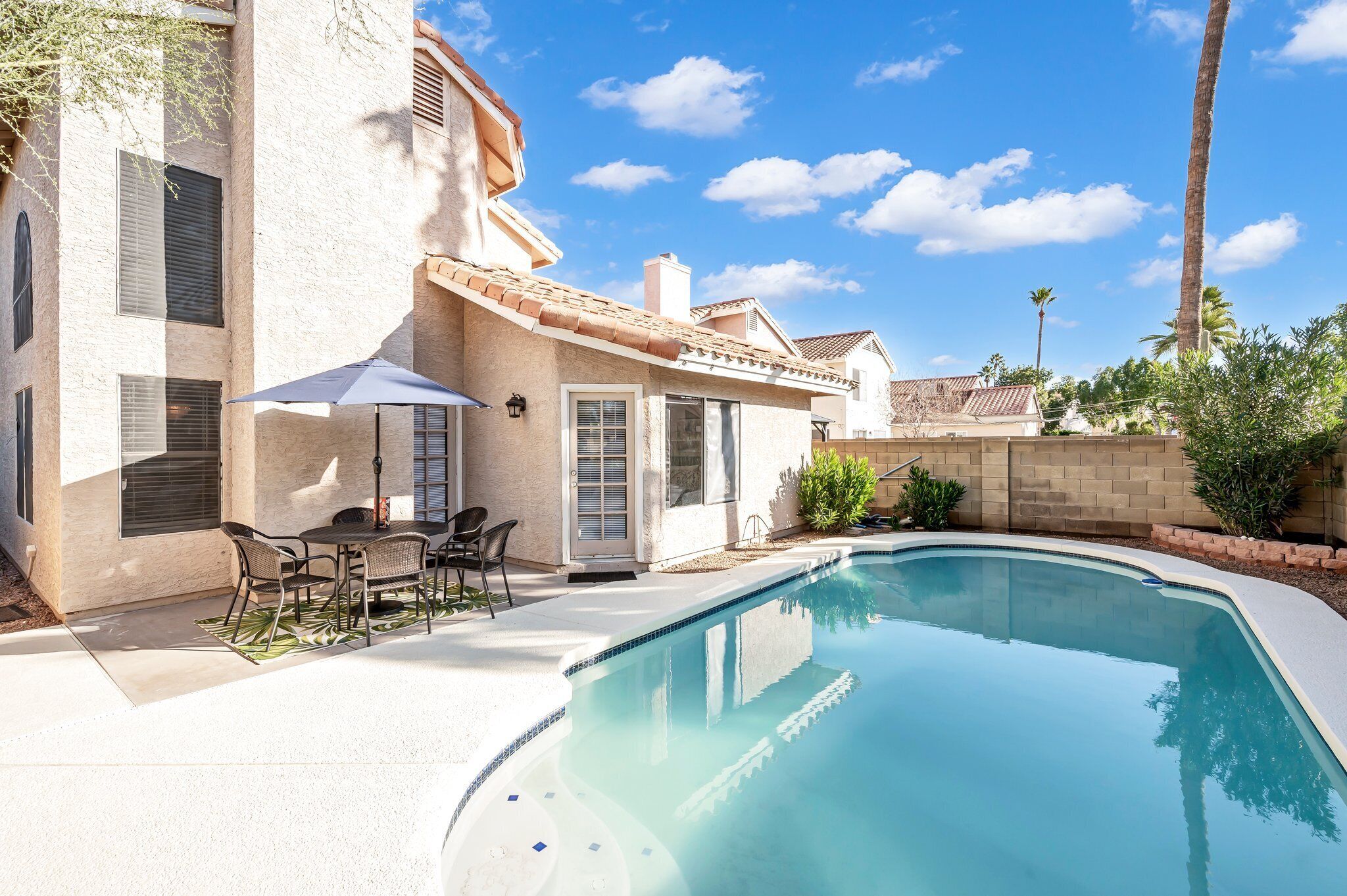 Stylish & Chic 2BR + Loft w/Private Pool & Wood Burning Fireplace