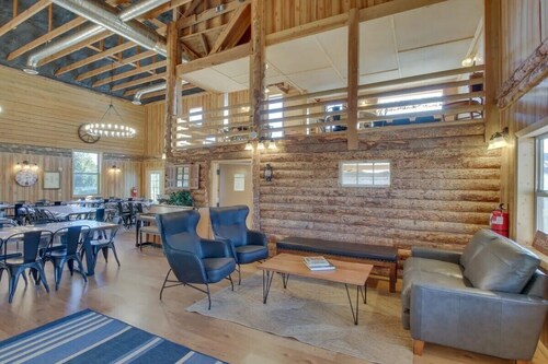 Bear Lake Private Inn Sleep 44  Family Reunions Groups