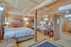 10 bedrooms, desk, travel crib, WiFi
