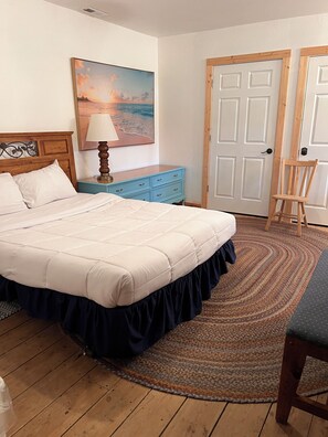 10 Schlafzimmer, Schreibtisch, Reisekinderbett, WLAN