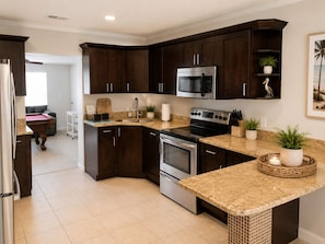 Fridge, microwave, oven, stovetop - POOL! 4bd Home w/pool table Near Stadium!! (Tampa)