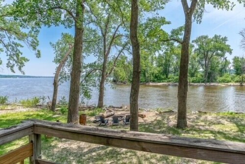 Mighty Mississippi River Retreat