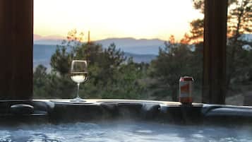 Tina de hidromasaje al aire libre