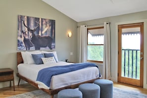 9 bedrooms, travel crib, WiFi, bed sheets