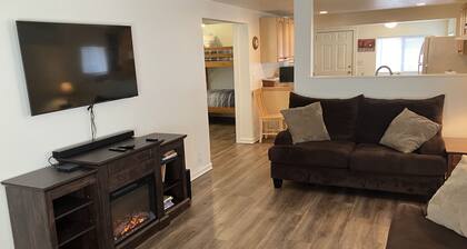 Home in Springfield with large yard and driveway