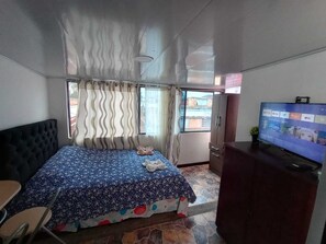 1 bedroom, WiFi - near club militar las americas american embassy 401 (Bogotá)