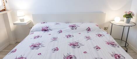 1 多间卧室、床单