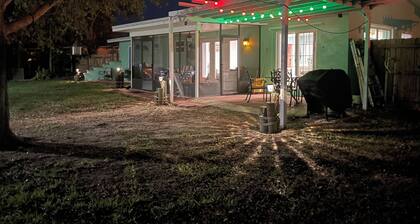 Newly renovated, 3/2 Beautiful canal front home, Close to beaches & restaurants.