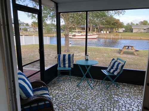 Newly renovated, 3/2 Beautiful canal front home, Close to beaches & restaurants.