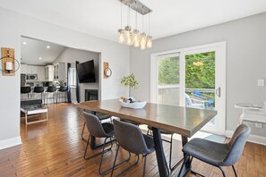 Dining - Lakefront -Heated Pool -EV Charger -Dock -Fire Pit -Kayaks -Game Room (Waleska)