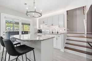 Fridge, microwave, oven, stovetop - Lakefront -Heated Pool -EV Charger -Dock -Fire Pit -Kayaks -Game Room (Waleska)