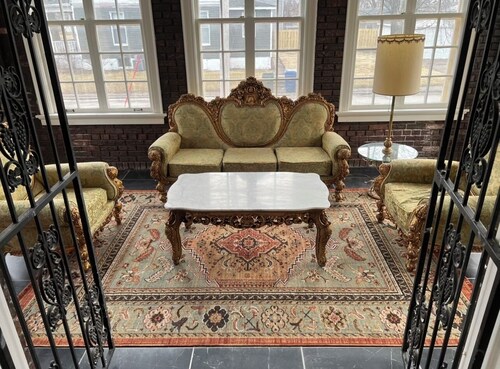 Gatsby charm with modern comforts! Historic home & neighborhood w large backyard