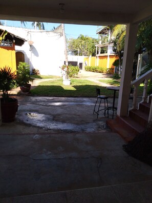 Basic Double Room Single Use | Terrace/patio - Hotel Nirvana  (Acapulco)