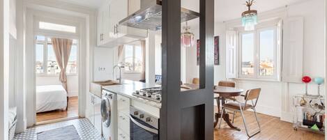 Four, plaque de cuisson, grille-pain