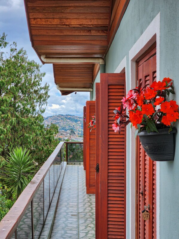 Porch - Pousada Araucária Village (Campos do Jordão)
