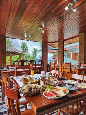 Colazione a buffet inclusa, servita tutte le mattine 