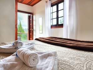 Superior Twin Room | Iron/ironing board, free WiFi - Pousada Araucária Village (Campos do Jordão)