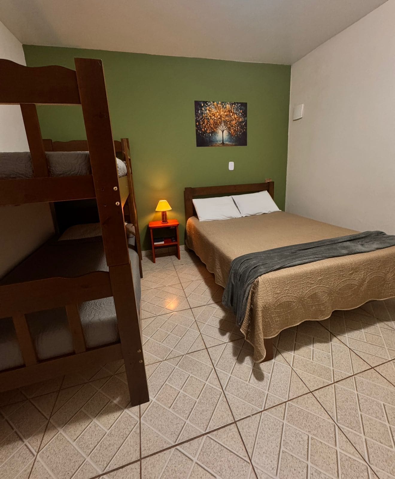 Standard Quadruple Room | Iron/ironing board, free WiFi