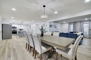 Dining - ✨ Modern Colonial ✨ Hot Tub ✨ Karaoke ✨ Game Room ✨ EV Charger ✨ King Bed ✨ (Tobyhanna)