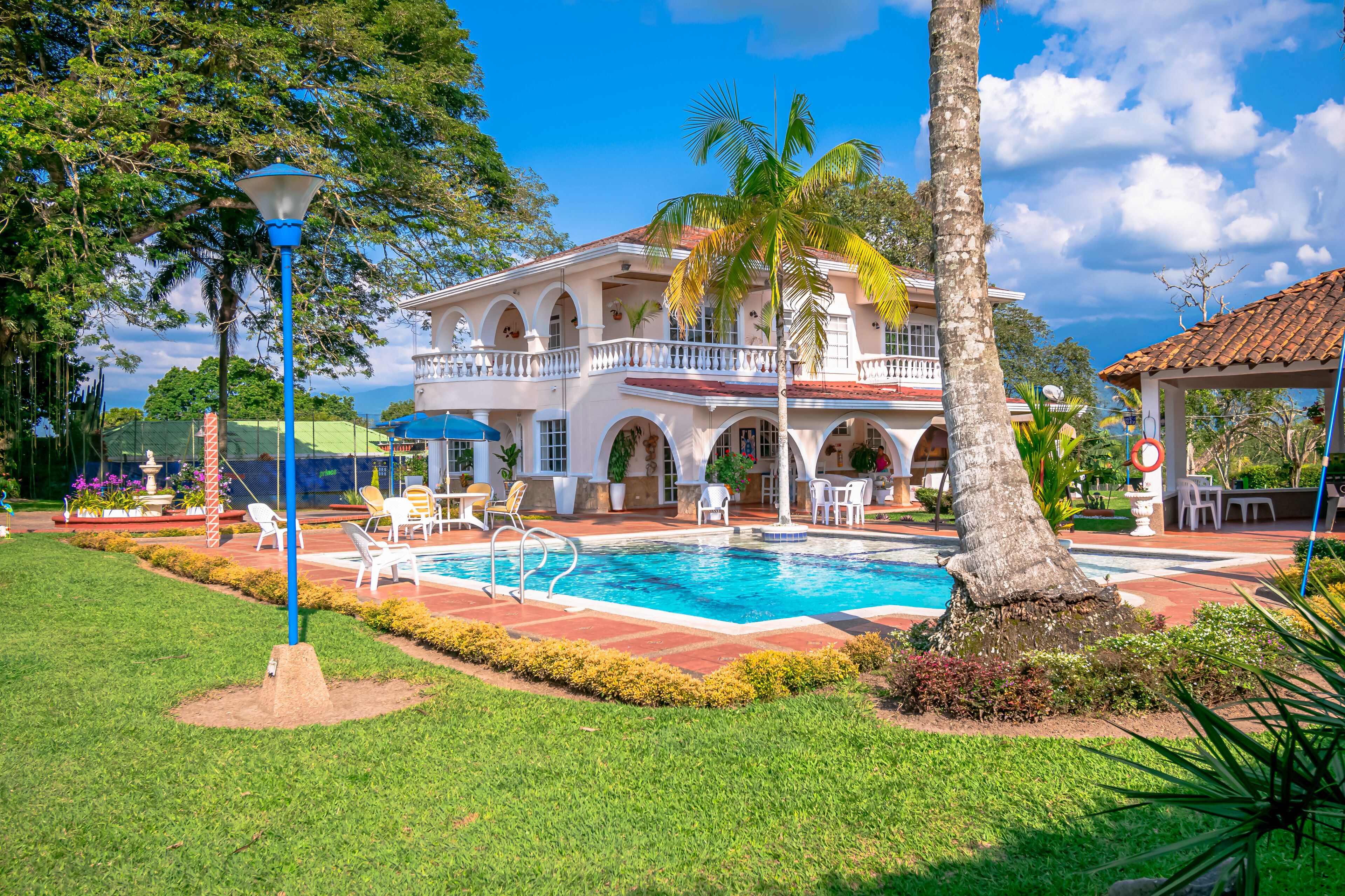 Mặt tiền nơi lưu trú