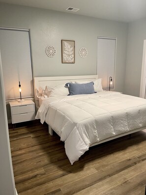 4 bedrooms, desk, iron/ironing board, travel cot