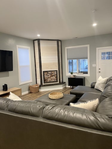 NEW! Heart of Downtown: The Hill Oasis