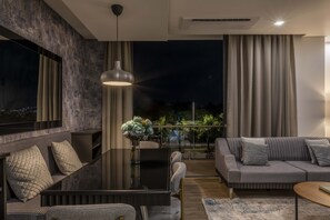 Junior Suite, Non Smoking, Pool View | In-room dining - TOUCH AFRICA RESIDENCE (Kigali)