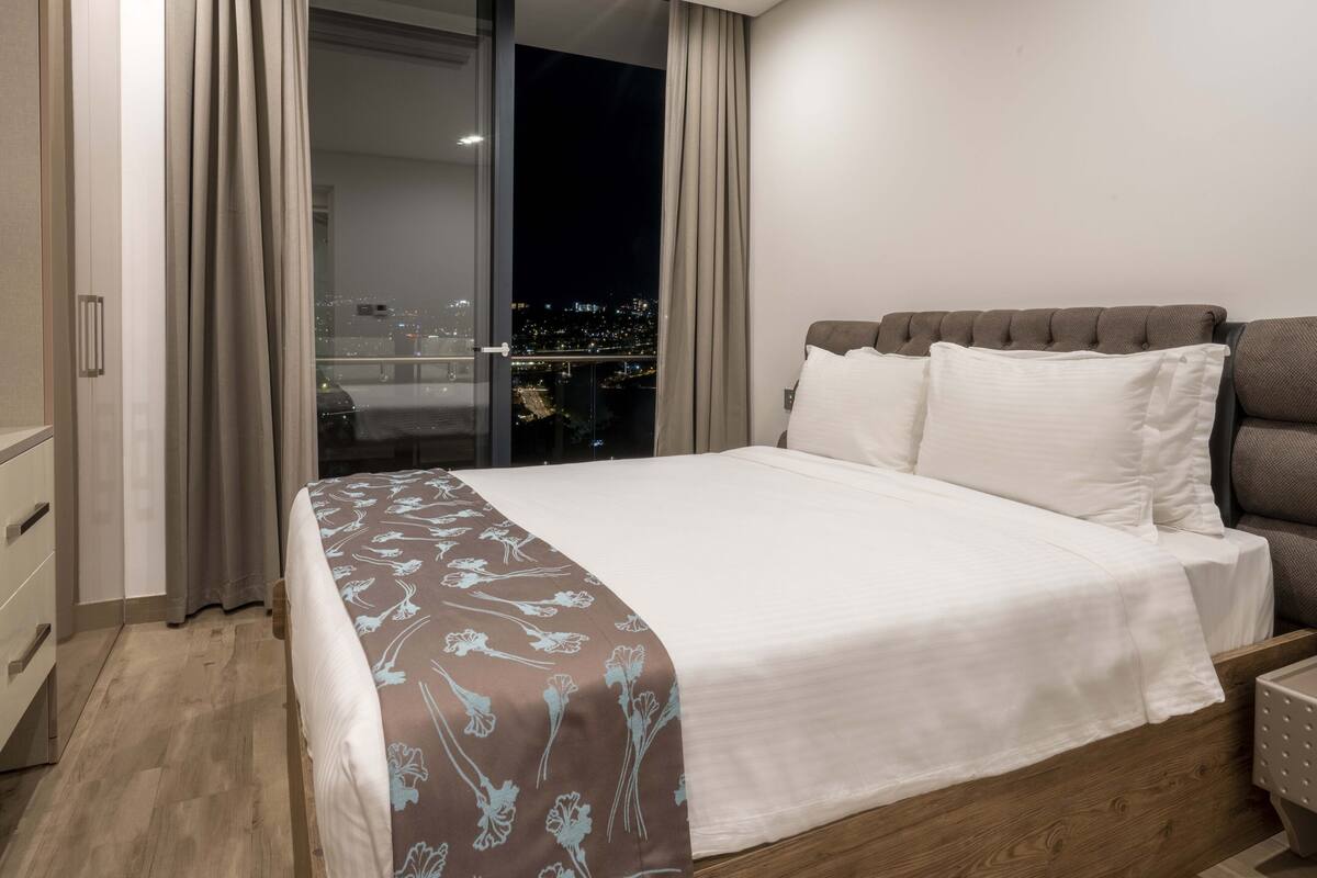 Family Suite, Non Smoking, City View | Egyptian cotton sheets, premium bedding, down comforters