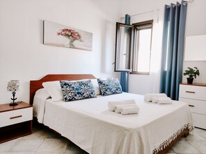 2 bedrooms, iron/ironing board, free WiFi, bed sheets