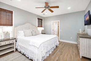 4 bedrooms, iron/ironing board, free WiFi, bed sheets