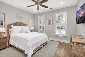 4 bedrooms, iron/ironing board, free WiFi, bed sheets