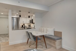 Dining - Heart of Old Town | Walk to Main St & Ski Slopes | On Free Shuttle (Park City)