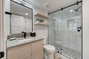 Shower, hair dryer, towels - Heart of Old Town | Walk to Main St & Ski Slopes | On Free Shuttle (Park City)