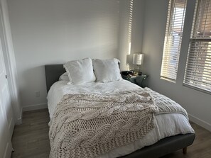 4 bedrooms, WiFi, bed sheets
