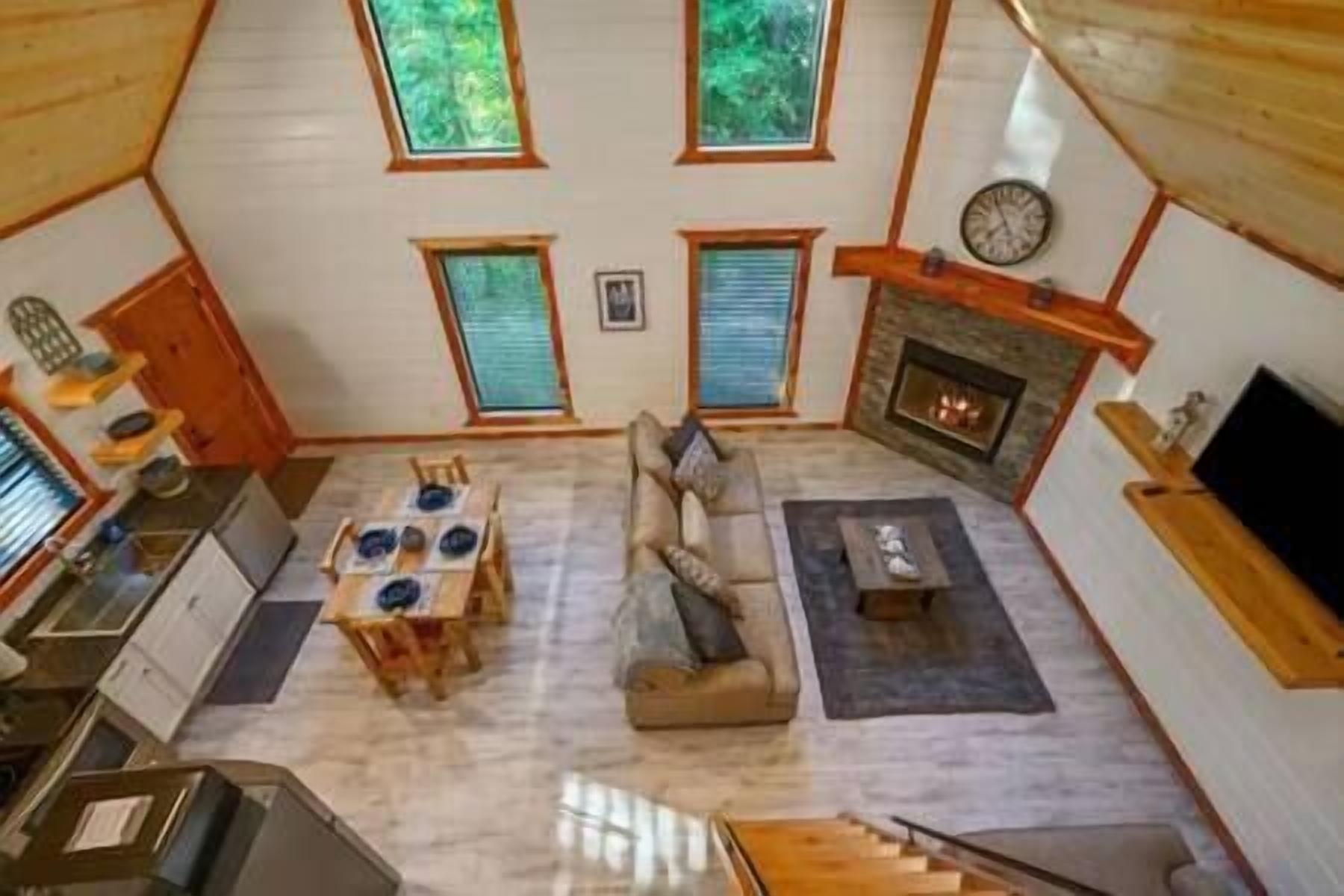 Télévision, cheminée