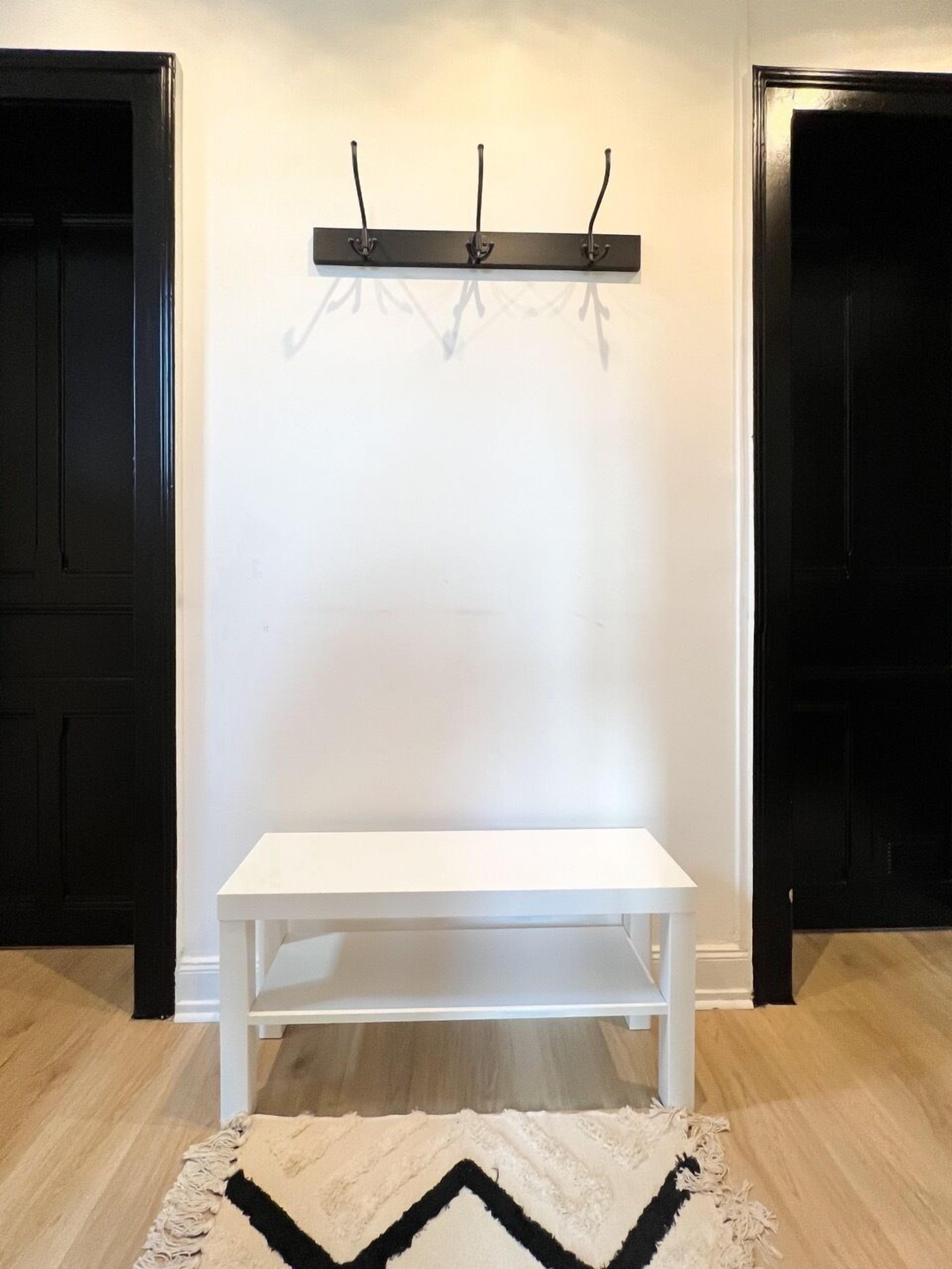 Couloir avec banc pour se chausser