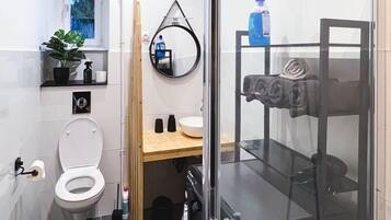Hair dryer, towels