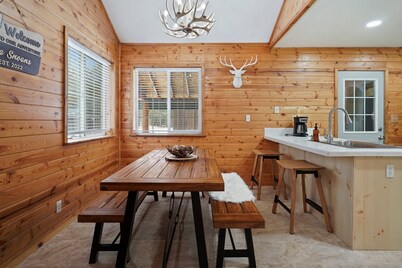 Basecamp - Cabin, Private Fenced Beauty! Detached Game Room, Darts, Basketball, Foosball