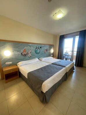 Room - Hotel Neptuno by On Group (Roquetas de Mar)
