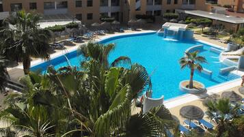 Piscine couverte, piscine extérieure