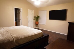 Room - Beautiful and cinema ready! Quiet and relaxing! (El Paso)