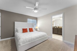 5 عدّة غرف نوم وسرير سفر وواي فاي مجانًا وملاءات أسرّة