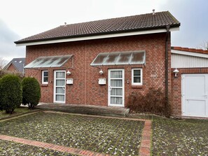 Unclassified image, 3 of 13, button