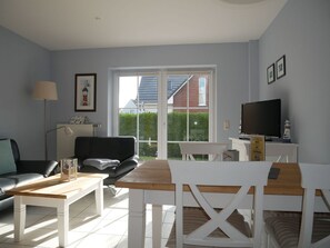 Unclassified image, 3 of 13, button - Kellenhusen - Birkenweg 11 A - Close to the beach... Semi-detached house over 2 floors for (Kellenhusen (Ostsee))