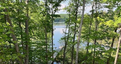 Roberts Lake - Freedom Lodge