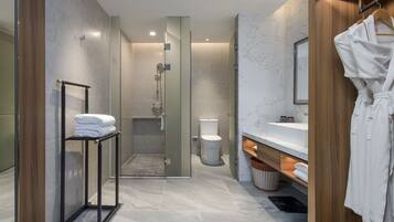 Business Room | Iron/ironing board, free WiFi