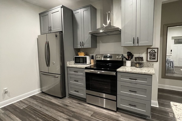 Frigorífic, microones, forn i placa de cuina