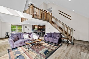 Smart TV, fireplace, video games - Hot Tub, Large 6 Bed, Game Room, Shuffleboard (Albrightsville)