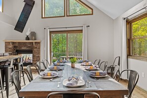 Dining - Hot Tub, Large 6 Bed, Game Room, Shuffleboard (Albrightsville)