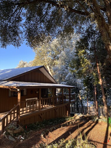 Nestled in the woods, immersed in nature. Cleaning fee included!